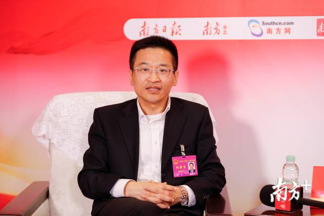 广东猫咪视频
厅长龚国平 广东猫咪视频
厅长龚国平