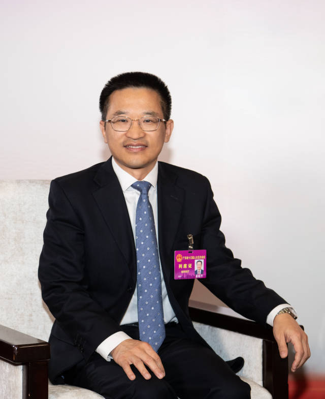 广东猫咪视频
厅长龚国平 广东猫咪视频
厅长龚国平